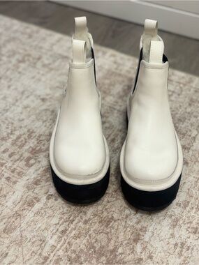 Ugg platform white leather Boots